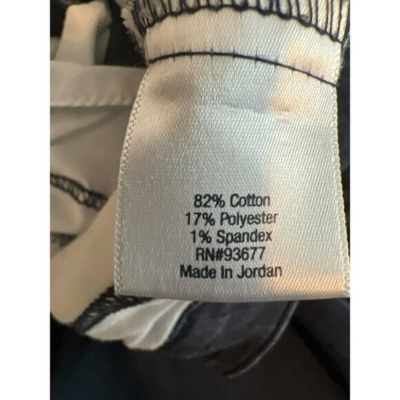 St. John's Bay Dark Wash Sz 14 Crop Capri Chino Style Jeans - Picture 8 of 8